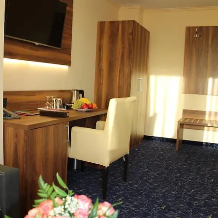 מלון Grand Empire 4*