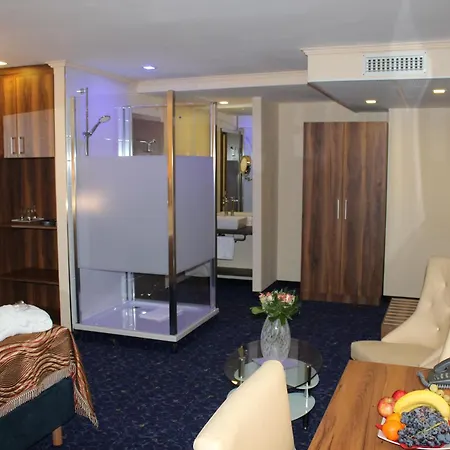 Grand Empire Hotel 4*