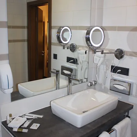 Grand Empire Hotel 4*